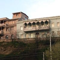 Old houses on the rock, Тбилиси
