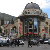 Тбилиси-пр.Руставели-самый дорогой Макдональдс в мире!  The most expensive McDonalds in the world!, Тбилиси