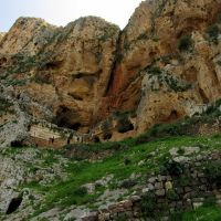The fortress and caves on the cliff of Mt. ARBEL - המבצר והמערות במצוק הר ארבל, Мигдаль аЭмек