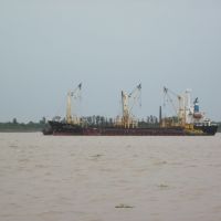 a yellow ship in hugli, Кхарагпур