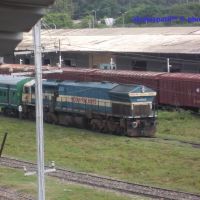 jammu tawi railway station yard wdp4 locomotive, Ямму