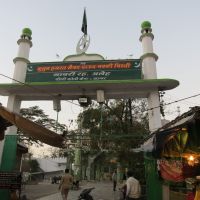 Pili Koti Dargah Sagar Main Gate, Барейлли