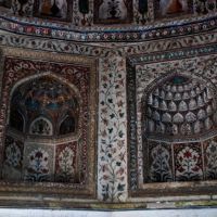 बेगम शाहशुजा का मकबरा (Details of paintings inside the dom ), Бурханпур