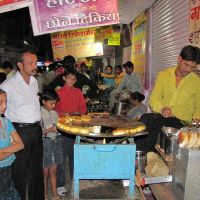 Famous Night Chaat of  Sarafa bazar, Indore, Индаур