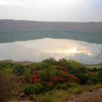 LONAR LAKE.  it is has the only lake in India that is created out of hypervelocity meteorite impact., Барси