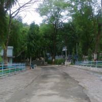 Path at the Gorotto od Our Lady of Lourdes, Nagpur, Нагпур