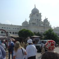 Amritsar - outside the Sikh golden temple, Амритсар