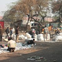 Market scene near Agra Fort, Агра