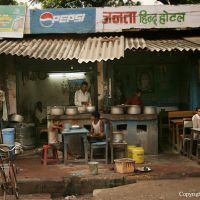 Shops in India tend to be family owned and intimate, Варанаси