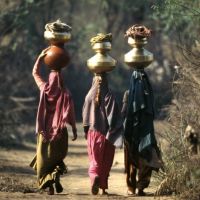 Femmes revenant du puits .fg, Гхазиабад