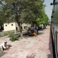 Station on the Varanasi-Delhi Shiv Ganga train trail, Канпур