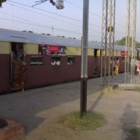 Panki Barabanki Passanger at Platform No.2 of Govindpuri Station, Kanpur, Канпур