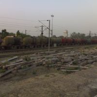 Goods Train passing through Govindpuri Station, Kanpur, Канпур
