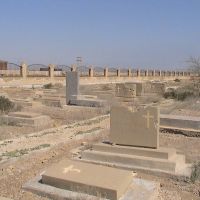 قبرستان ارامنه آبادان، زخم خورده از جنگ و رها شده, Абадан