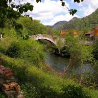 Puente Romano, Rio Trubia, Villanueva, Santo Adriano, Asturias, Гийон