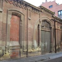 Antiga porta de garatge o magatzem, Манреса