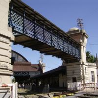 estación de ferrocarril - puente peatonal, Ла-Плата