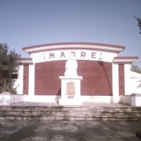 monumento en calle De la madre, Пунта-Альта