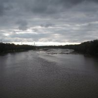 El río Chocancharava (o Cuarto), vista hacia el norte, Рио-Куарто