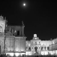 Piazza del Duomo : bianco e nero, Лечче