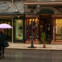Shopping in the rain, Таранто