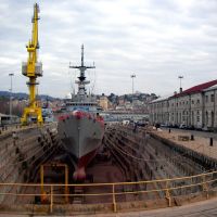Una nave della MMI in manutenzione nel bacino di carenaggio, Ла-Специя