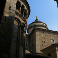 Bergamo Alta - Basilica di Santa Maria Maggiore e cupola del Duomo dedicato a Sant Alessandro, Бергамо