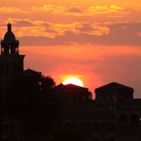 Mantova, la città dai mille tramonti - Dalla serie tramonto e campanile., Мантуя