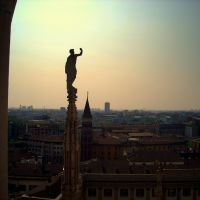 Από την κορυφή του Duomo... (From the top of Duomo...), Милан