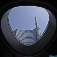 Milano, Piazza Gae Aulenti. Il grattacielo dellUniCredit - The Hole, Милан