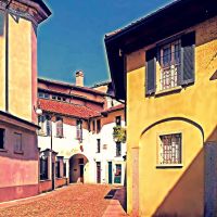 Novara - Aspetti pittorici del centro urbano (15) - Vicolo Canonica - Pictorial aspects of urban center, Новара