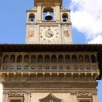 Italy, Arezzo, Bell Tower of the Palazzo della Fraternità dei Laici (14th century) at the Piazza Grande, May 2007, Ареццо