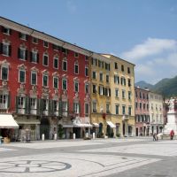 Carrara, Piazza Alberica, Каррара