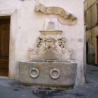 Borgo del Ponte: la fontana, Масса