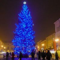Natale a Ravenna: lalbero in Piazza del Popolo, Равенна