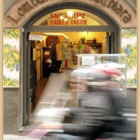 da Lombardi a S.Chiara, la pizza migliore del mondo : ma fermatevi , ne vale la pena !, Неаполь