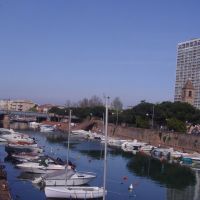 Porto canale di Rimini e il grattacielo, Римини