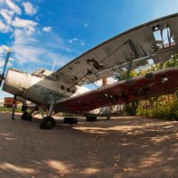 stazionar broken old plane (old tech stazionar exibition), Усть-Каменогорск