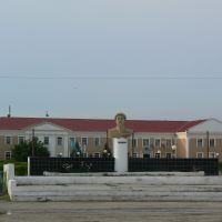 Ganjushkin. Monument Kurmangazy., Ганюшкино
