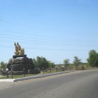 Track-mounted drill at the road junction in Zhezkazgan settlement, Аралсульфат