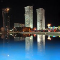 Вечірня Астана. Фонтан з голубим дном_Evening Astana. Fountain with blue bottom, Астана
