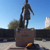 Statue of Alia Moldagulova, Hero of the Soviet Union, Актобе
