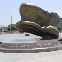 Альчик на Счастье стоял на центральной площади ещё в 2002 году, Атырау