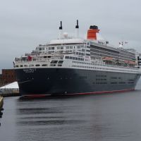 Queen Mary 2 Cruise Ship in Saint John Harbour, NB, Canada, Сент-Джон