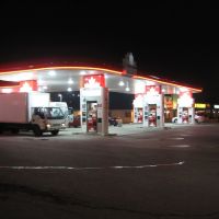 Petro Canada at night, Брамптон