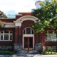 BRAMPTON - former Carnegie Library (built 1907), Брамптон
