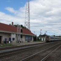 The Brockville train station has been in service since 1855 on the Grand Trunk Railway (GTR) and the CNR after 1923 between Montreal and Toronto.  Trains from Ottawa to Toronto merge here with the ones from Montreal to Toronto.  The Brockville  & Ottawa R, Броквилл