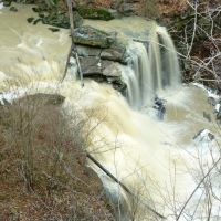 Lower Beamer Falls (at High Flow) in Grimsby in the Region of Niagara, Гримсби