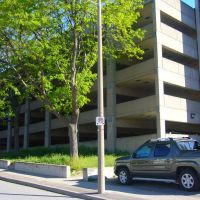 Parking garage across from the gym (The Knoll), downtown St. Catharines, Сант-Катаринс