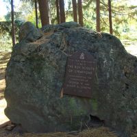 Rock Monument:Planting of Trees 1937 by Boy Scouts to Commemorate the Cornation of George 1V and Queen Elizabeth, Стратфорд